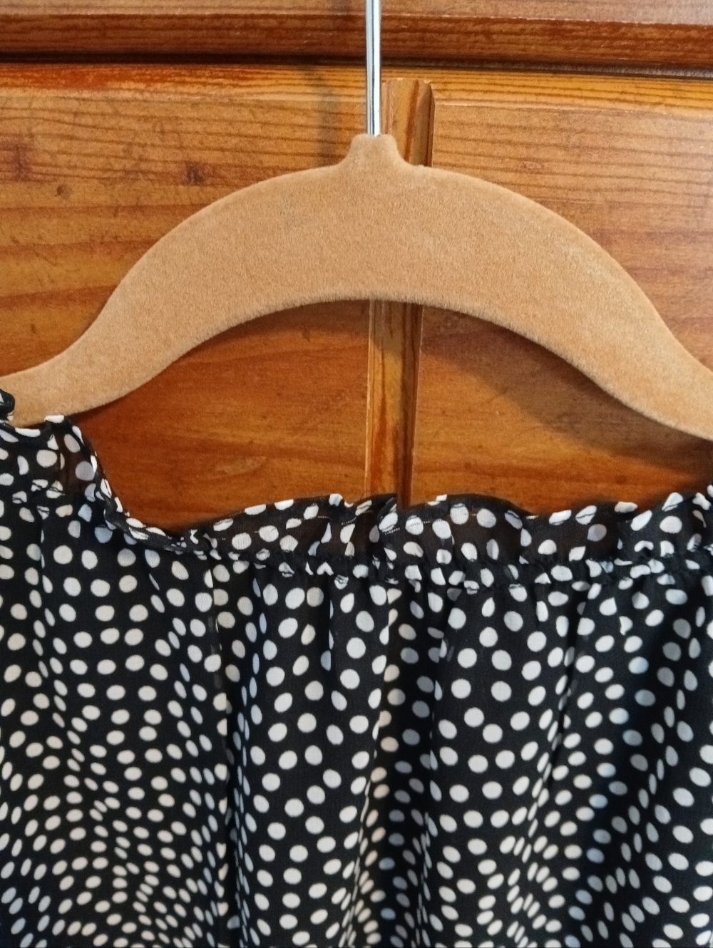 Max Studio Black and White Polka Dot Sleeveless V-Neck Top /Size : L - Picture 6 of 9